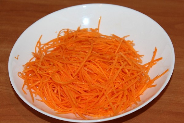 Agurker på koreansk til vinteren - opskrifter med gulerødder, kød, uden sterilisering. Salat af agurker på koreansk til vinteren med hurtig madlavning