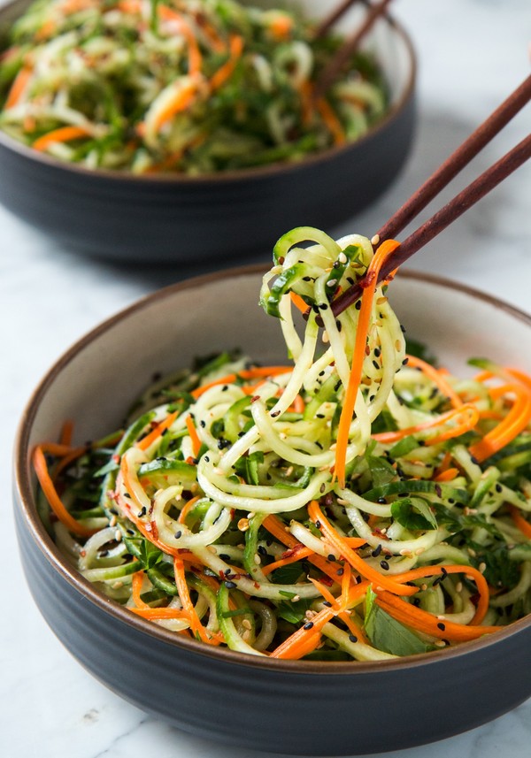 Agurker på koreansk til vinteren - opskrifter med gulerødder, kød, uden sterilisering. Salat af agurker på koreansk til vinteren med hurtig madlavning