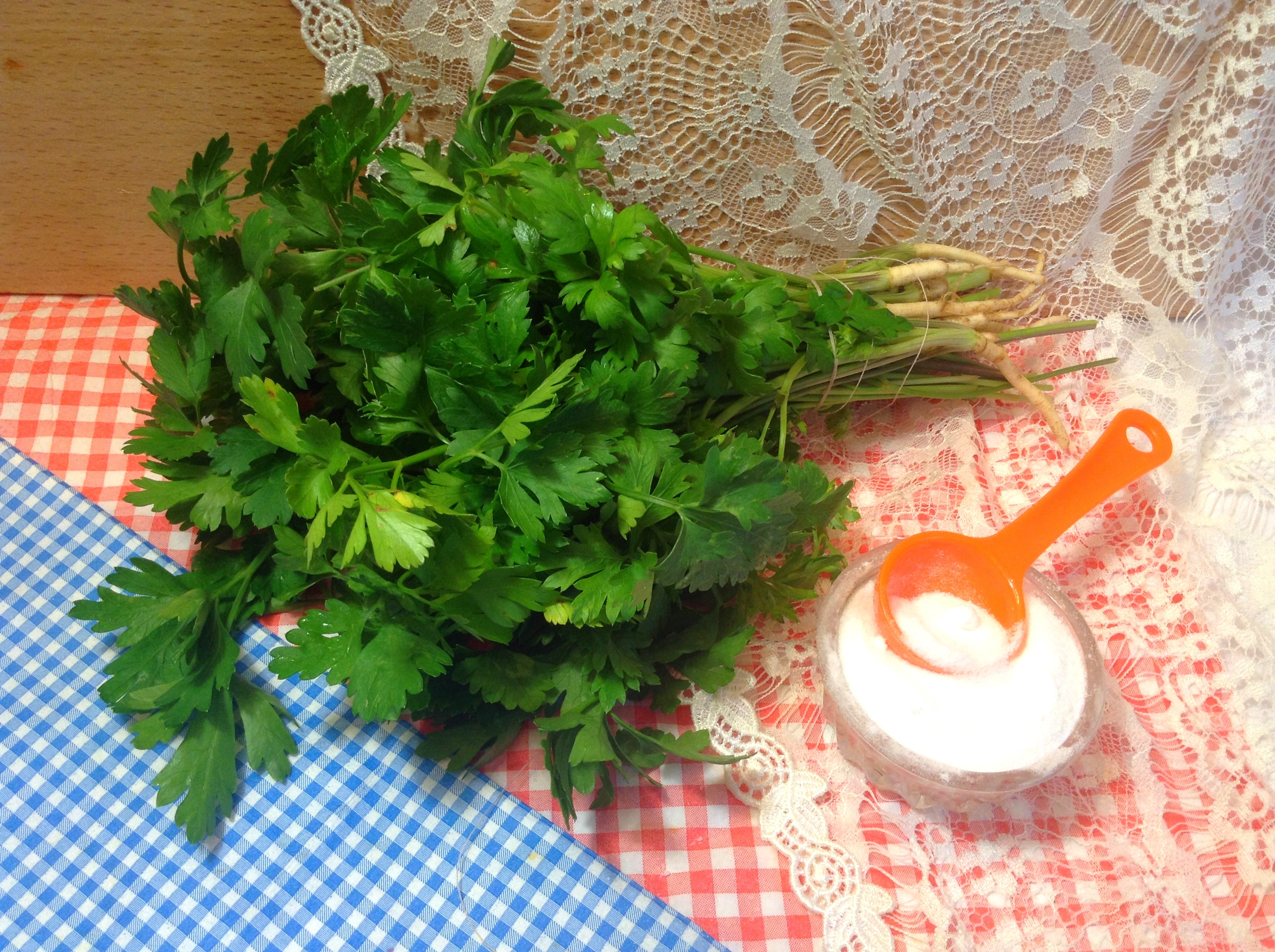 Pickling persille til vinteren i din egen saft