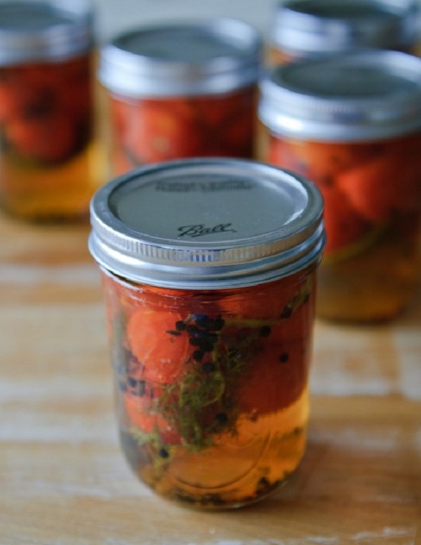 Tomater i gelatine til vinteren - Opskrifter med løg, uden sterilisering. Høstede syltet tomater i gelatine til vinteren