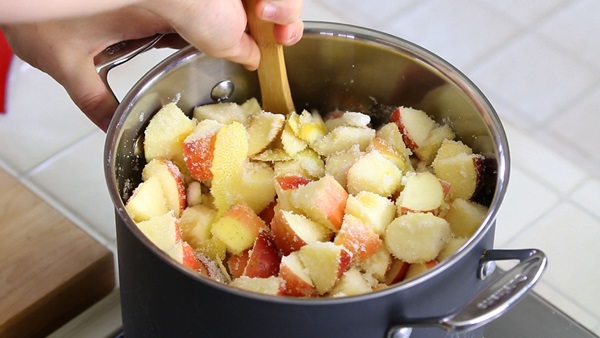 Sådan laver du marmelade fra æbler hjemme
