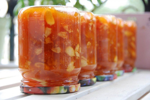 Apple jam-fem-minut i en multivark
