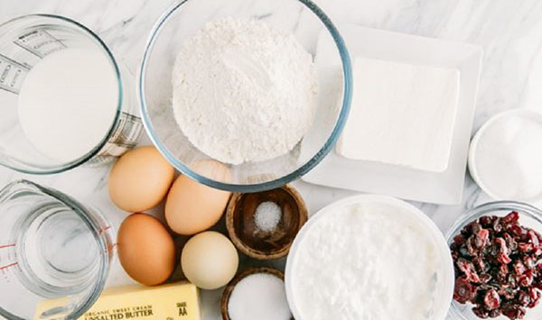 Oprindelige opskrifter til pandekager på Pandekage Day 2017 trin for trin med billedet: På mælk, kefir, gær, med fyldninger til enhver smag