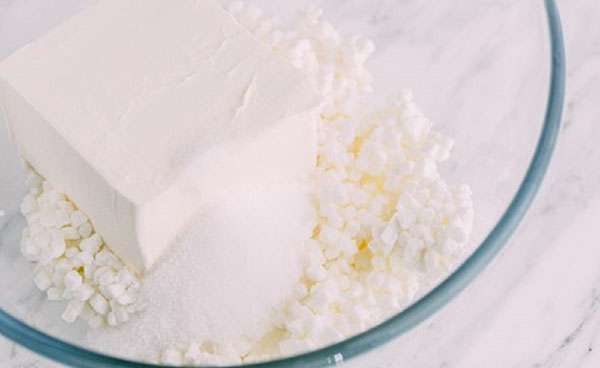 Oprindelige opskrifter til pandekager på Pandekage Day 2017 trin for trin med billedet: På mælk, kefir, gær, med fyldninger til enhver smag