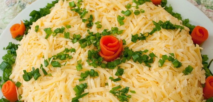 Salat af kyllingekæmper