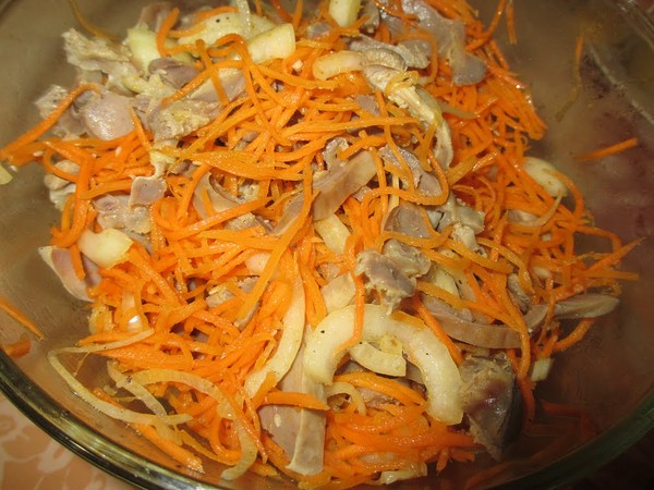 Salat af kyllingekæmper