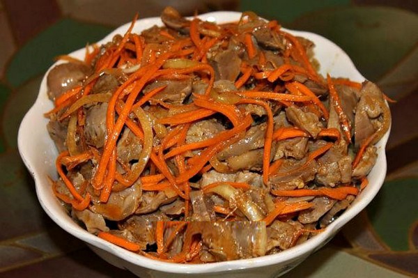 Salat af kyllingekæmper