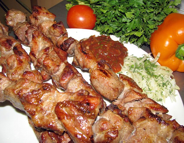 Shish kebab fra svinekød