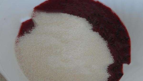 Currant med sukker til vinteren uden madlavning, Pyatiminutka, frosset. Currant opskrift, revet med sukker til vinteren (uden køleskab)