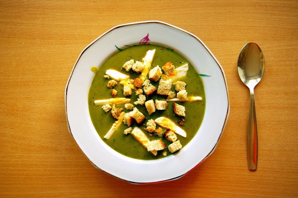 Grøn suppe fra sorrel