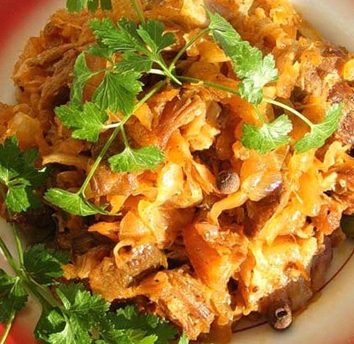 Stewed kål med svampe
