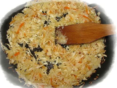 Stewed kål med svampe