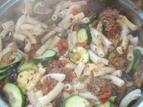 Stewed courgette - opskrifter hurtigt og lækkert med ægplanter, gulerødder, løg, grøntsager, kartofler i ovnen og i stegepande