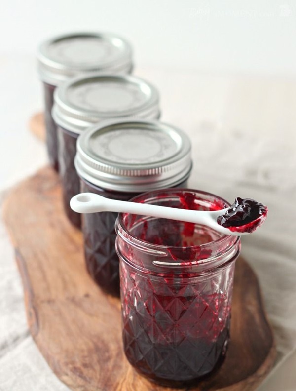 Jam fra sort chokeberry