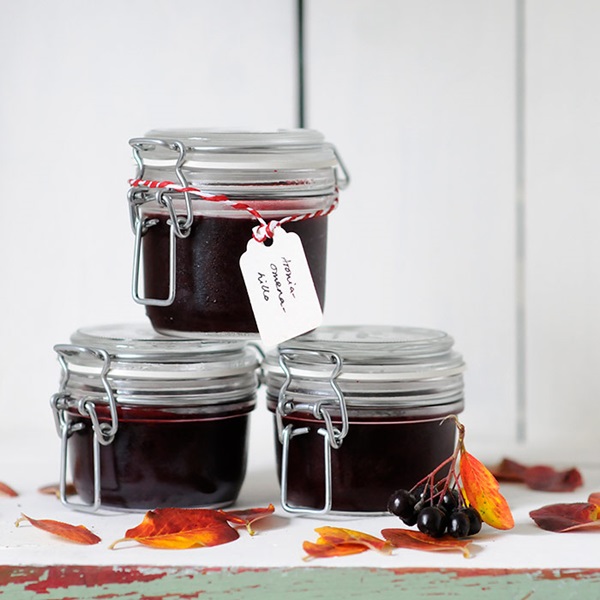 Jam fra sort chokeberry