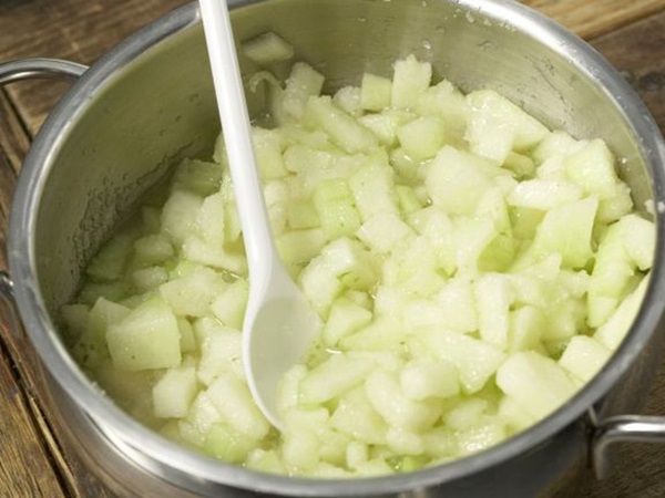 Jam fra melon og melon skorpe til vinter - enkle opskrifter