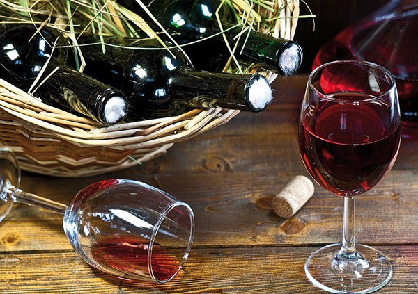 Hjemmelavet vin fra chokeberry