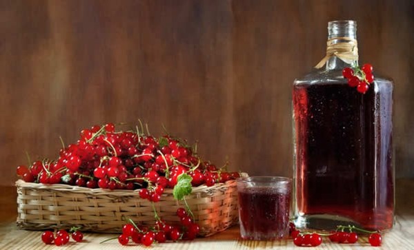 Vin fra krus i hjemmet - sort, hvid, rød, uden gær og med dem. Enkelte og traditionelle opskrifter af vinfarvekornet vin Vin fra krus i hjemmet - sort, hvid, rød, uden gær og med dem. Enkelte og traditionelle opskrifter af vinfarvekornet vin