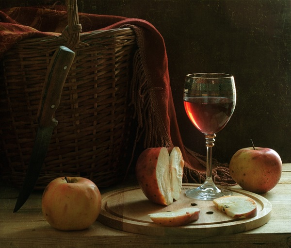 Hjemmelavet vin fra æbler