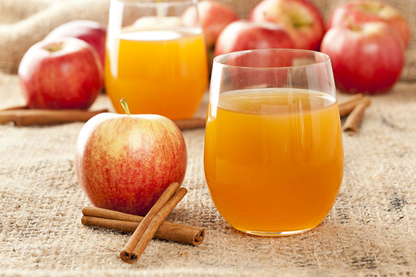 Sådan tilberedes æblejuice til vinteren