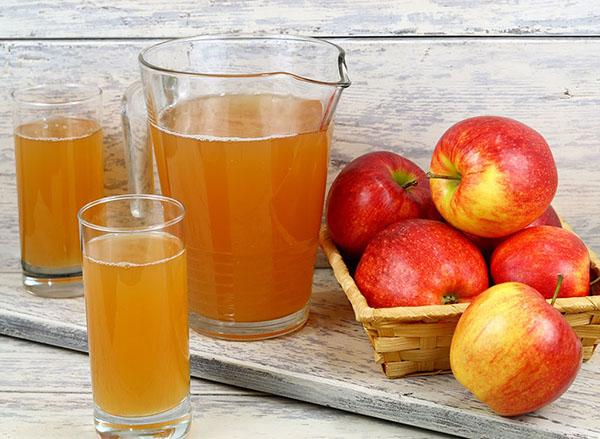 Sådan tilberedes æblejuice til vinteren