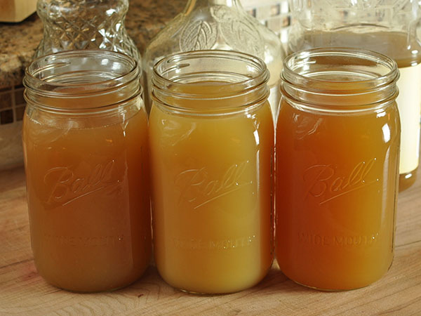 Sådan tilberedes æblejuice til vinteren