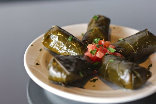 Opskriften til høst af druer til dolma Sådan syner du vinbladene til dolma