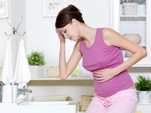 Behandling af dyspepsi hos en ammende moder